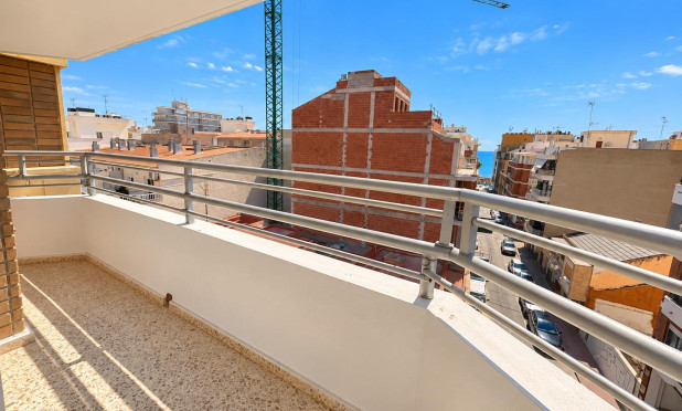 Resale - Apartment / flat - Torrevieja - Playa del Cura