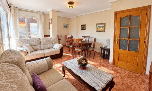 Resale - Apartment / flat - Torrevieja - Playa del Cura