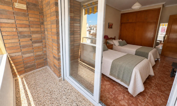 Resale - Apartment / flat - Torrevieja - Playa del Cura