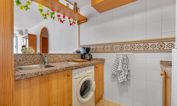 Resale - Apartment / flat - Torrevieja - La Mata