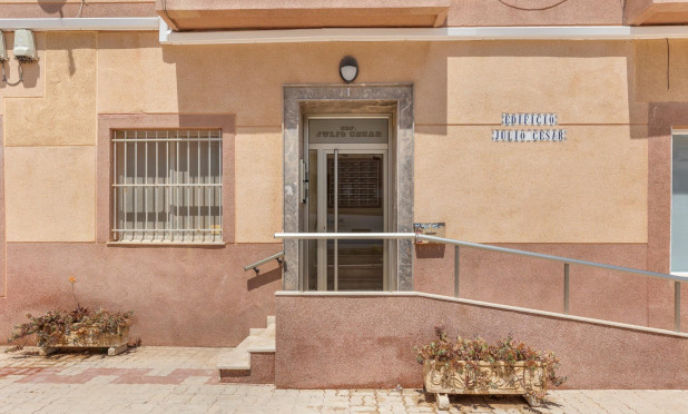 Resale - Apartment / flat - Torrevieja - La Mata