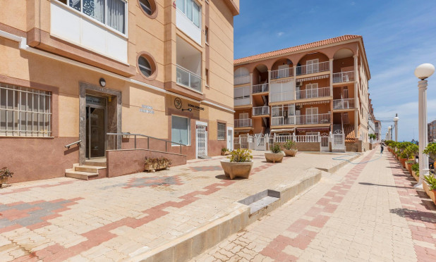 Resale - Apartment / flat - Torrevieja - La Mata