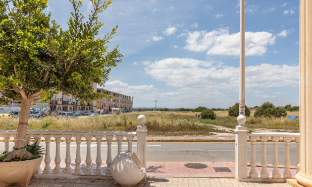 Resale - Apartment / flat - Torrevieja - La Mata