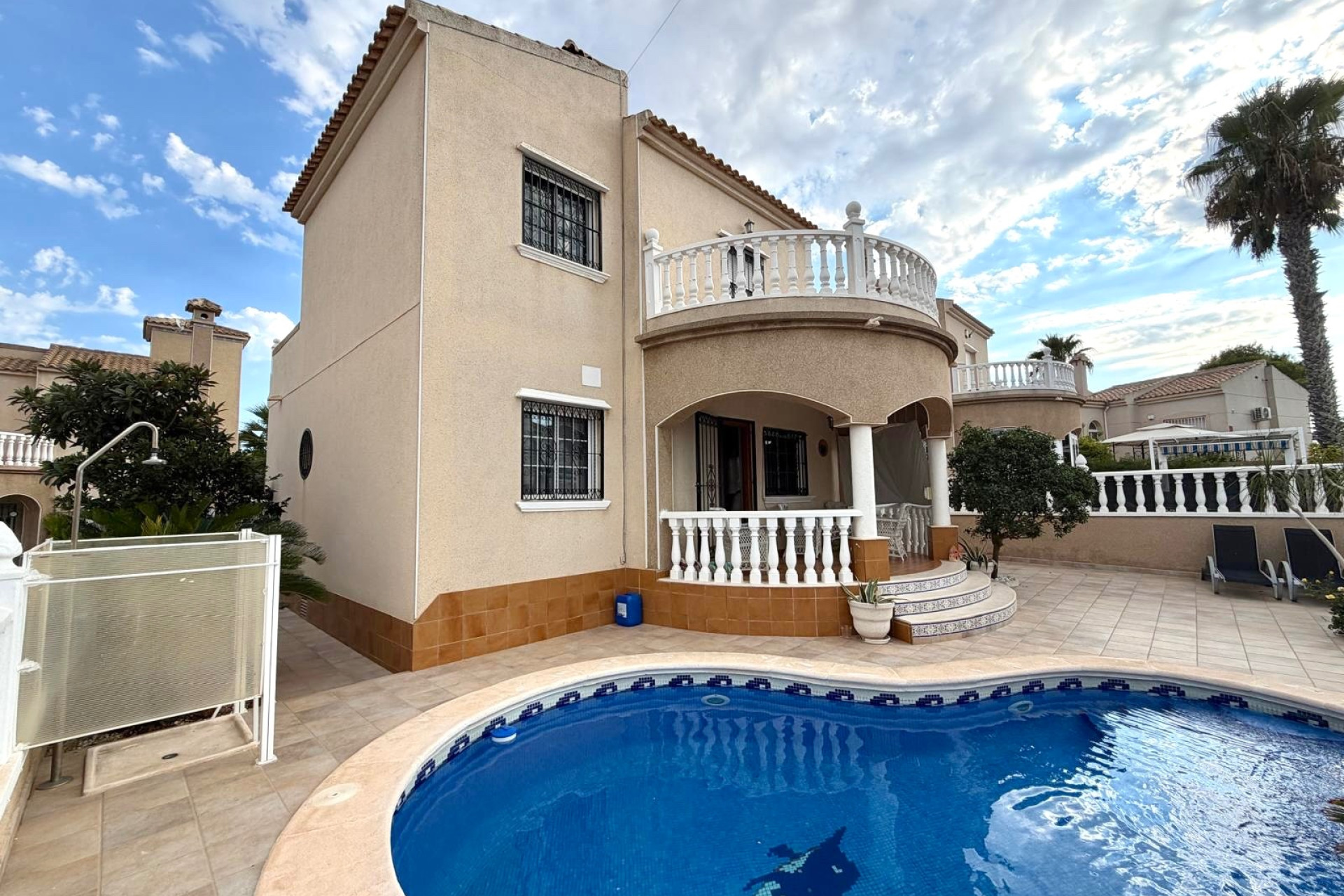 Resale - Villa - Orihuela Costa - Villamartín