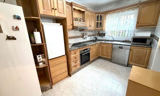 Resale - Villa - Orihuela Costa - Villamartín