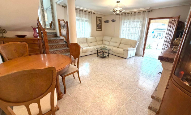 Resale - Villa - Orihuela Costa - Villamartín