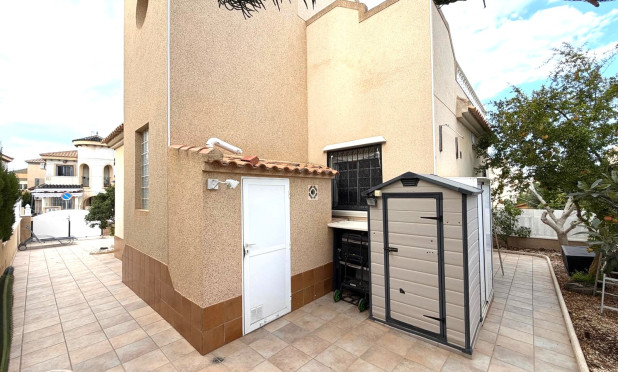 Resale - Villa - Orihuela Costa - Villamartín
