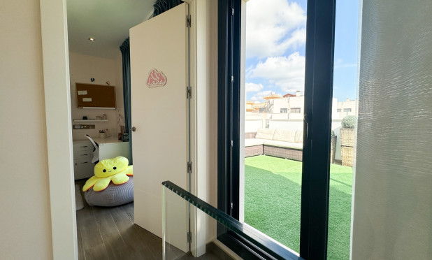Revente - Villa - Torrevieja - Nueva Torrevieja - Aguas Nuevas