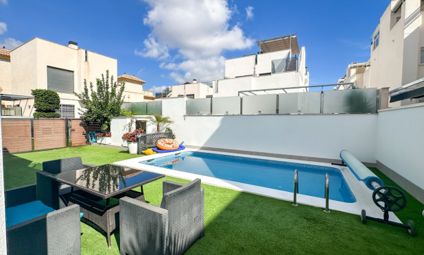 Revente - Villa - Torrevieja - Nueva Torrevieja - Aguas Nuevas
