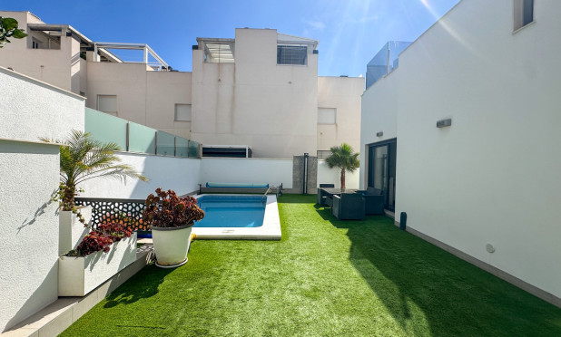 Revente - Villa - Torrevieja - Nueva Torrevieja - Aguas Nuevas