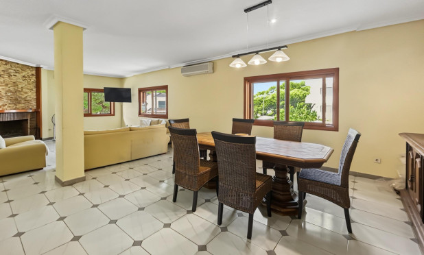 Wiederverkauf - Villa - Orihuela Costa - Campoamor