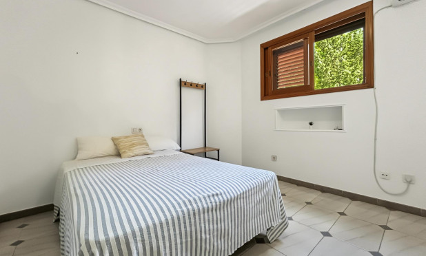 Wiederverkauf - Villa - Orihuela Costa - Campoamor
