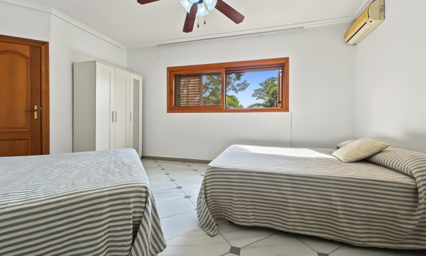 Wiederverkauf - Villa - Orihuela Costa - Campoamor