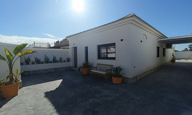 Odsprzedaż - Villa - El Chaparral - El chaparral