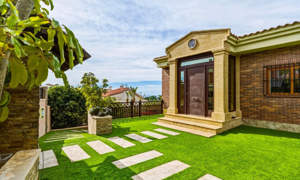 Resale - Villa - La Nucía