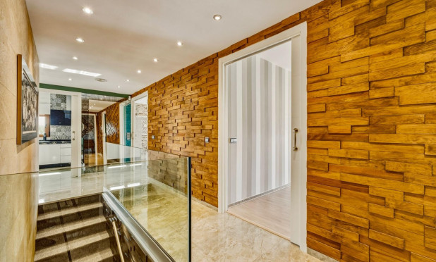Resale - Villa - La Nucía