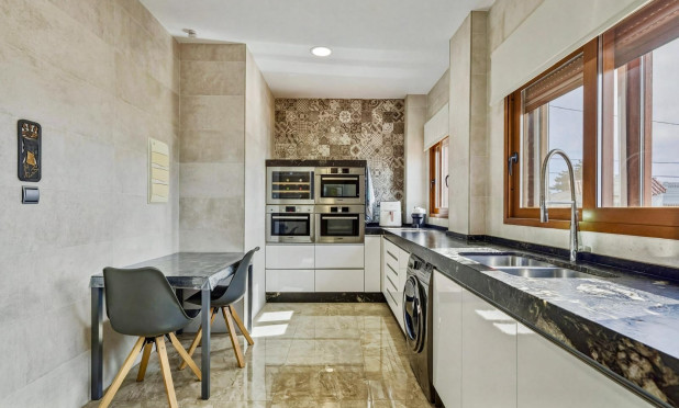Resale - Villa - La Nucía