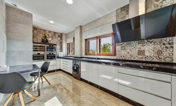 Resale - Villa - La Nucía