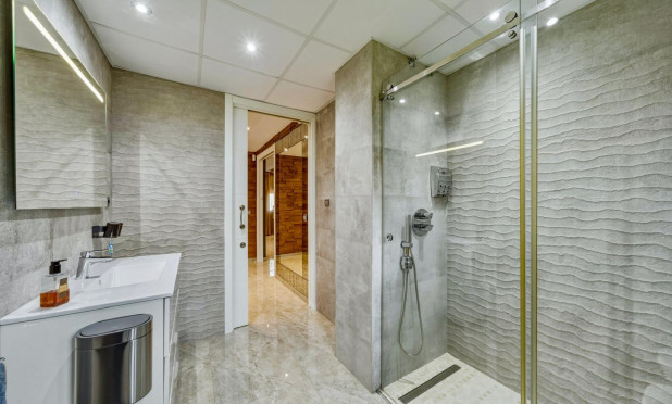 Resale - Villa - La Nucía