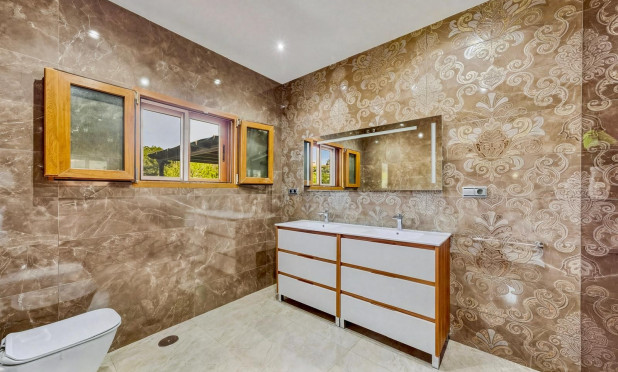 Resale - Villa - La Nucía