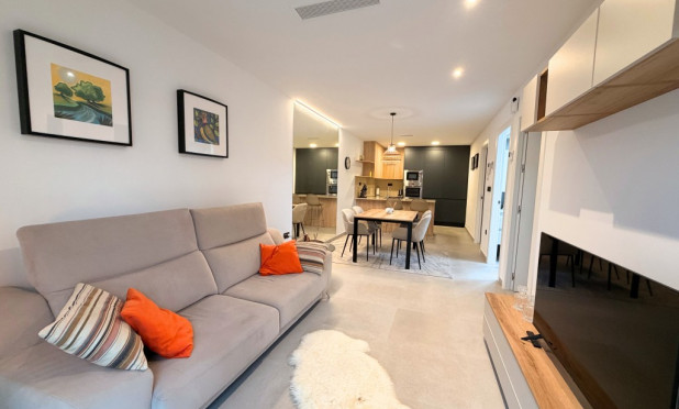 Resale - Apartment / flat - Lo Crispin