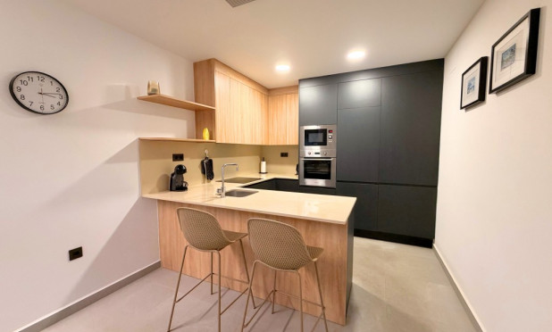 Resale - Apartment / flat - Lo Crispin