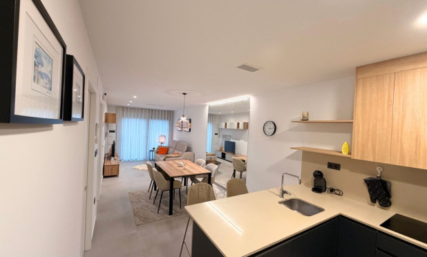Resale - Apartment / flat - Lo Crispin