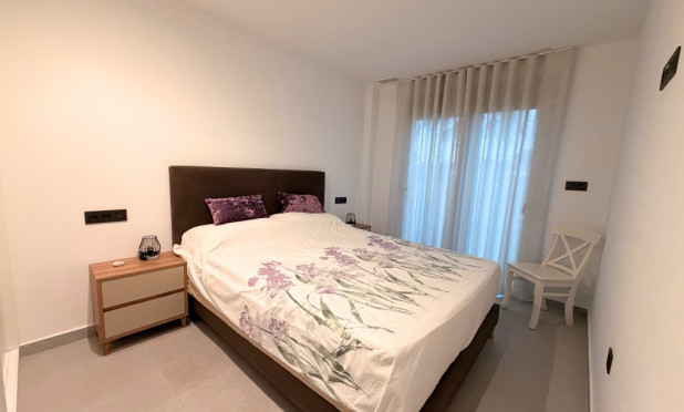 Resale - Apartment / flat - Lo Crispin