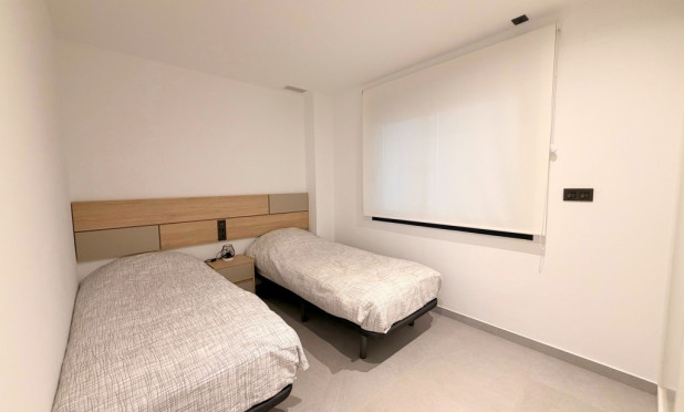 Resale - Apartment / flat - Lo Crispin