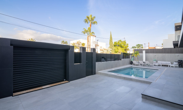 Resale - Villa - Albir