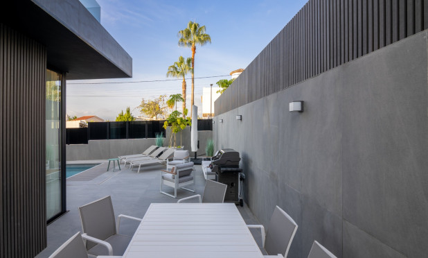 Resale - Villa - Albir