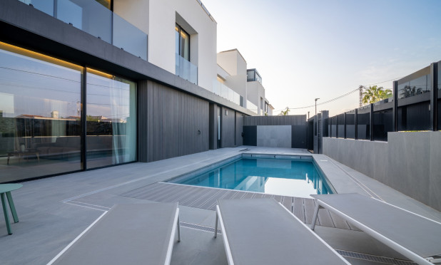 Resale - Villa - Albir