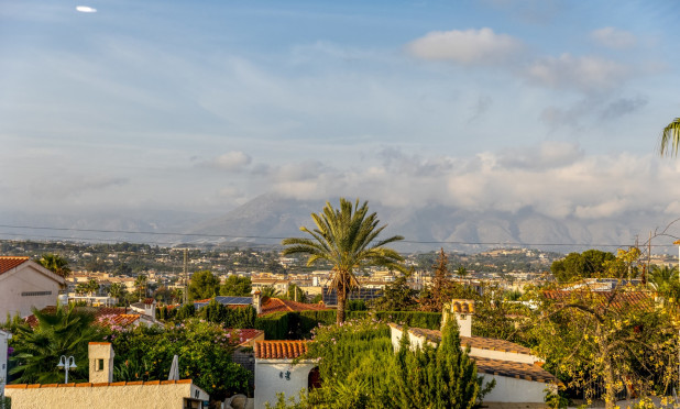 Resale - Villa - Albir