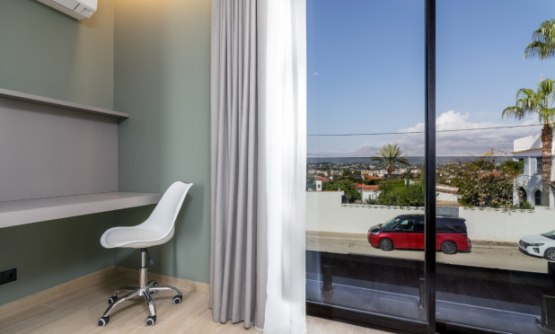 Resale - Villa - Albir