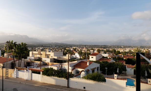 Resale - Villa - Albir