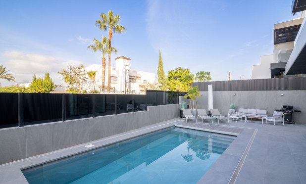 Resale - Villa - Albir