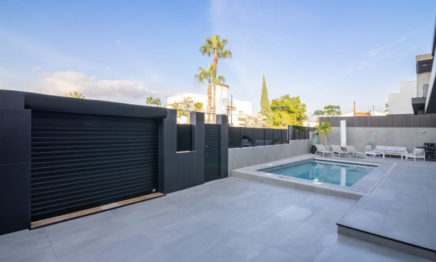 Resale - Villa - Albir