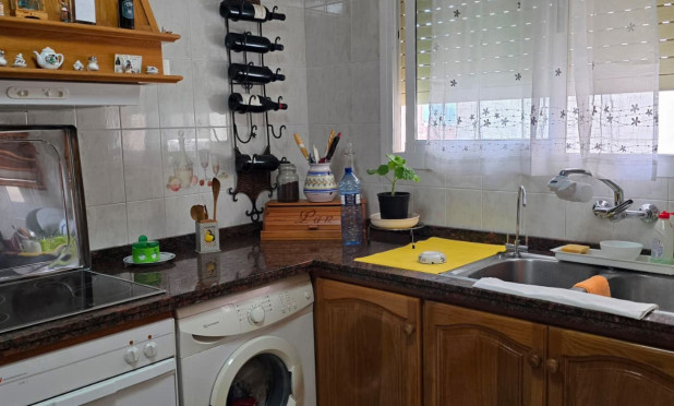 Resale - Apartment / flat - Oliva - Centro