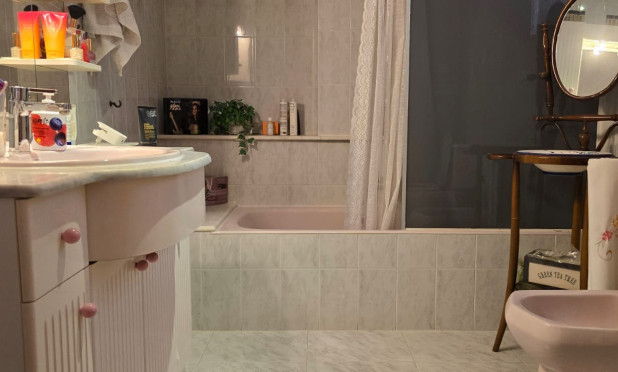 Resale - Apartment / flat - Oliva - Centro