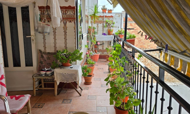 Resale - Apartment / flat - Oliva - Centro