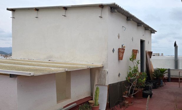 Resale - Apartment / flat - Oliva - Centro