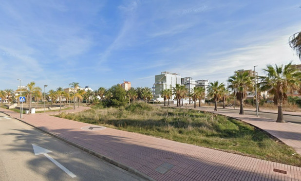 Resale - Plot / Land - Piles - Playa