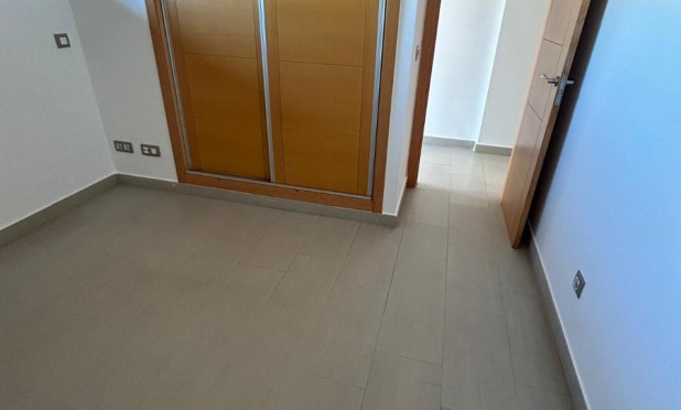 Resale - Apartment / flat - Albir