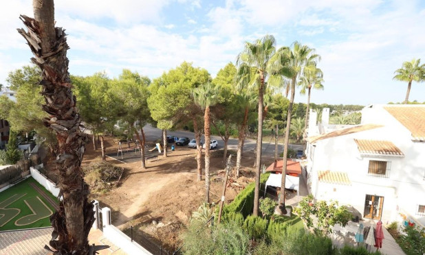 Resale - Apartment / flat - Orihuela Costa - Villamartín