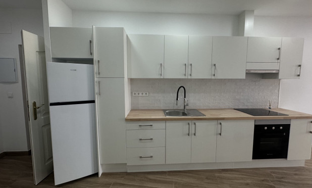 Resale - Apartment / flat - Torrevieja - Centro