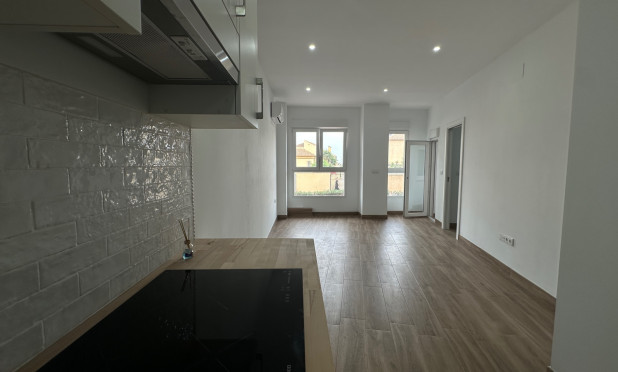 Resale - Apartment / flat - Torrevieja - Centro
