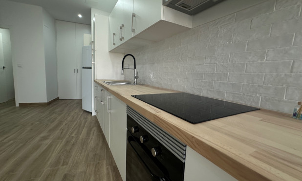 Resale - Apartment / flat - Torrevieja - Centro