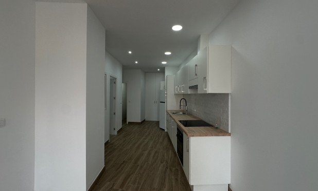 Resale - Apartment / flat - Torrevieja - Centro