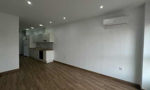 Resale - Apartment / flat - Torrevieja - Centro