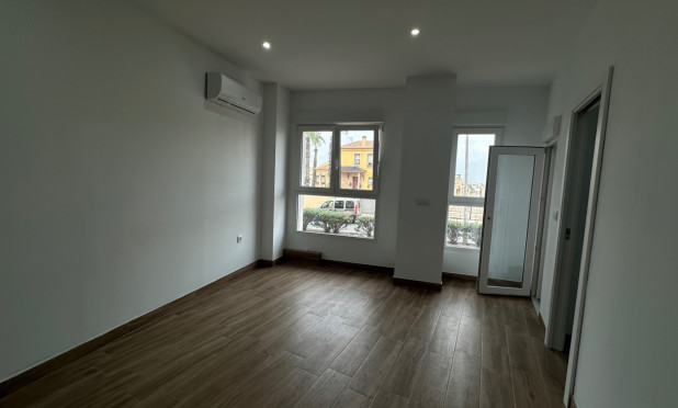 Resale - Apartment / flat - Torrevieja - Centro